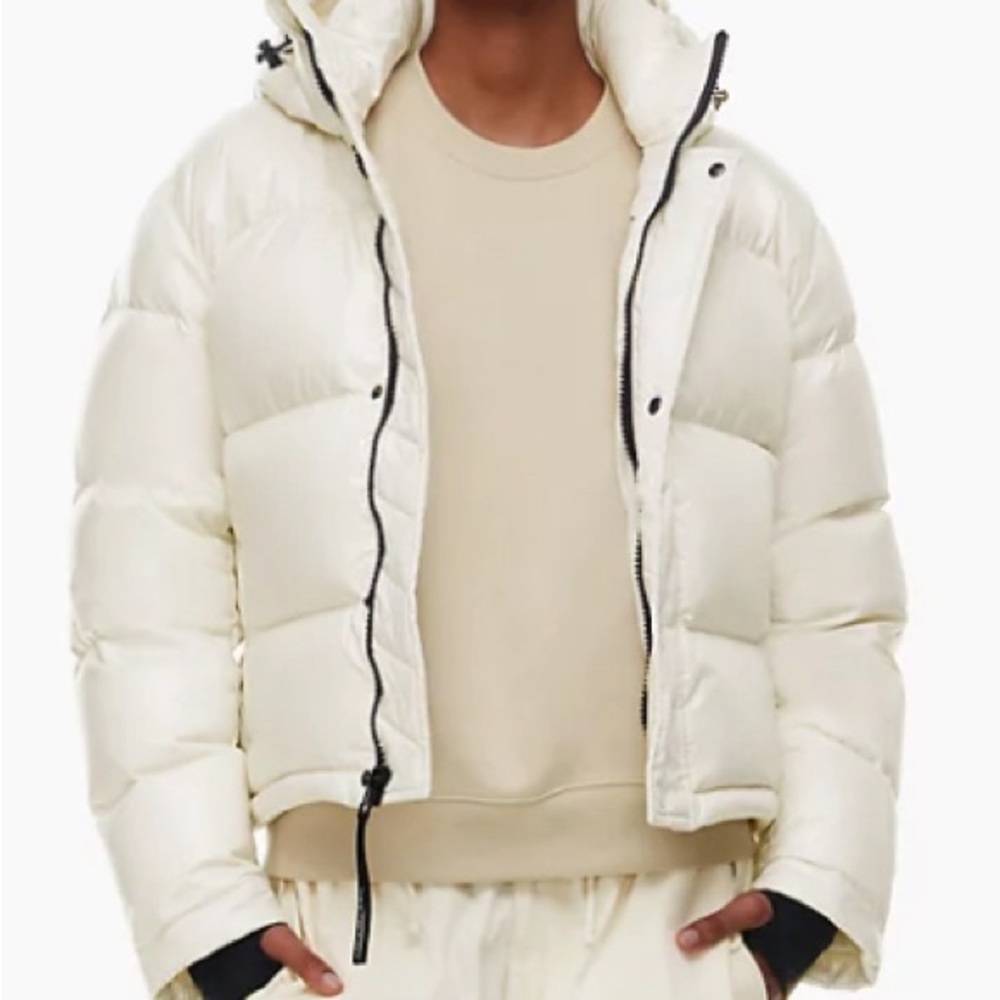 Aritzia White Super Puff